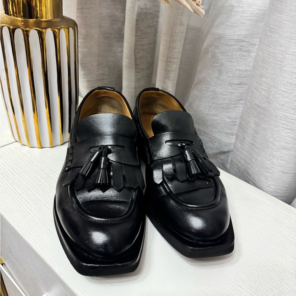 Emporio Armani Sleek Black Tassel Loafers for Men - Picture 10 of 11